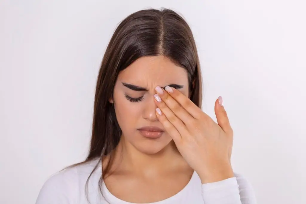 יובש מסביב לעיניים