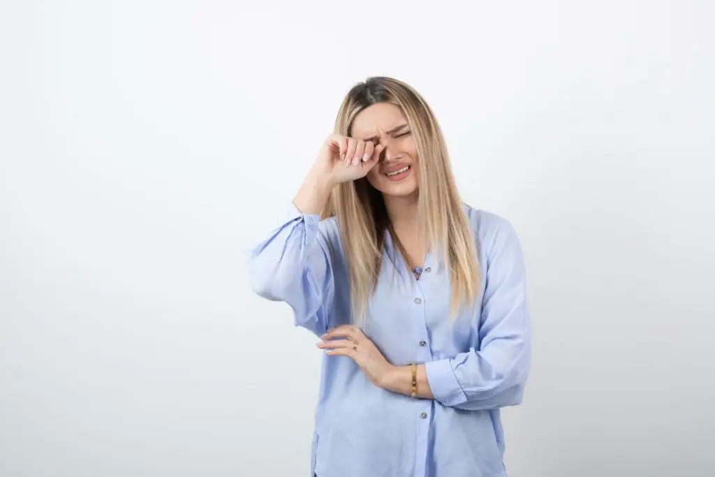 Pain in the right eye