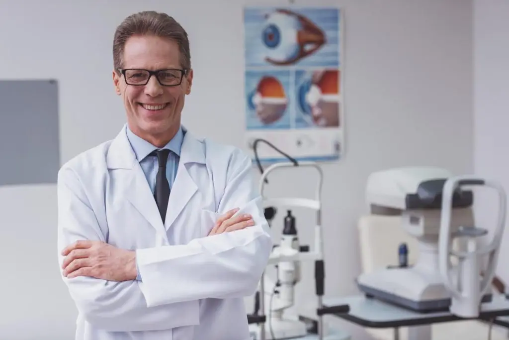 A perfect general ophthalmologist