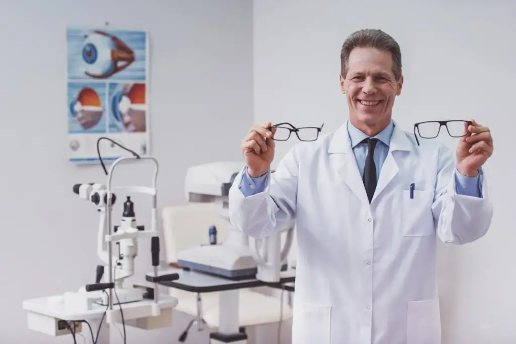 A perfect general ophthalmologist